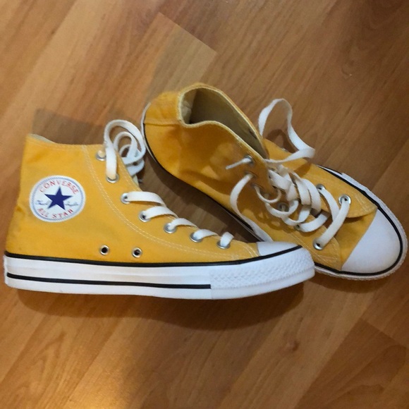 Converse Shoes - Limited edition Converse Yellow Gold women’s 8